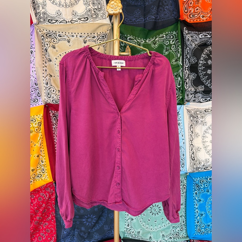 Cloth & Stone Magenta Button-Up Blouse